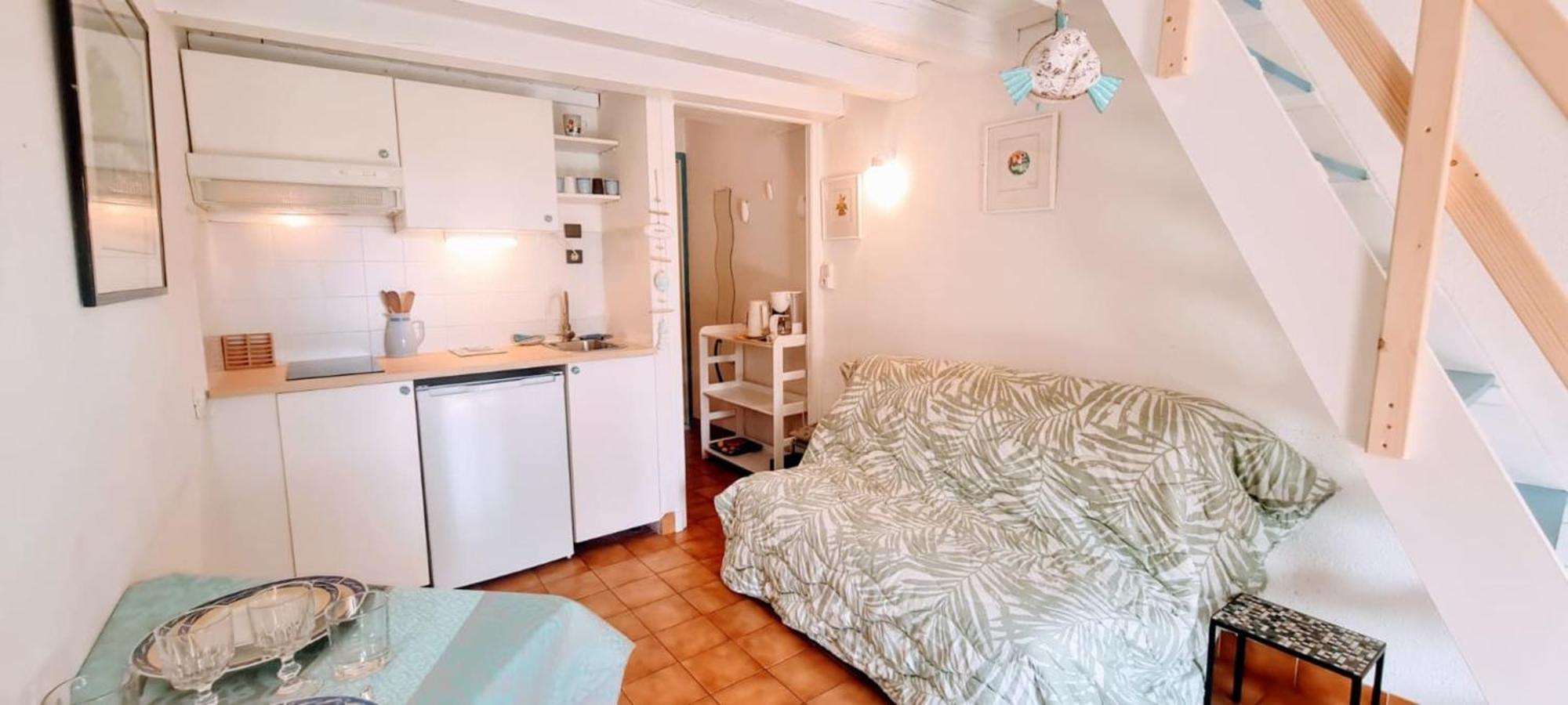 생트막시메 Cosy Studio Just A Stone'S Throw From The Beach 아파트 외부 사진