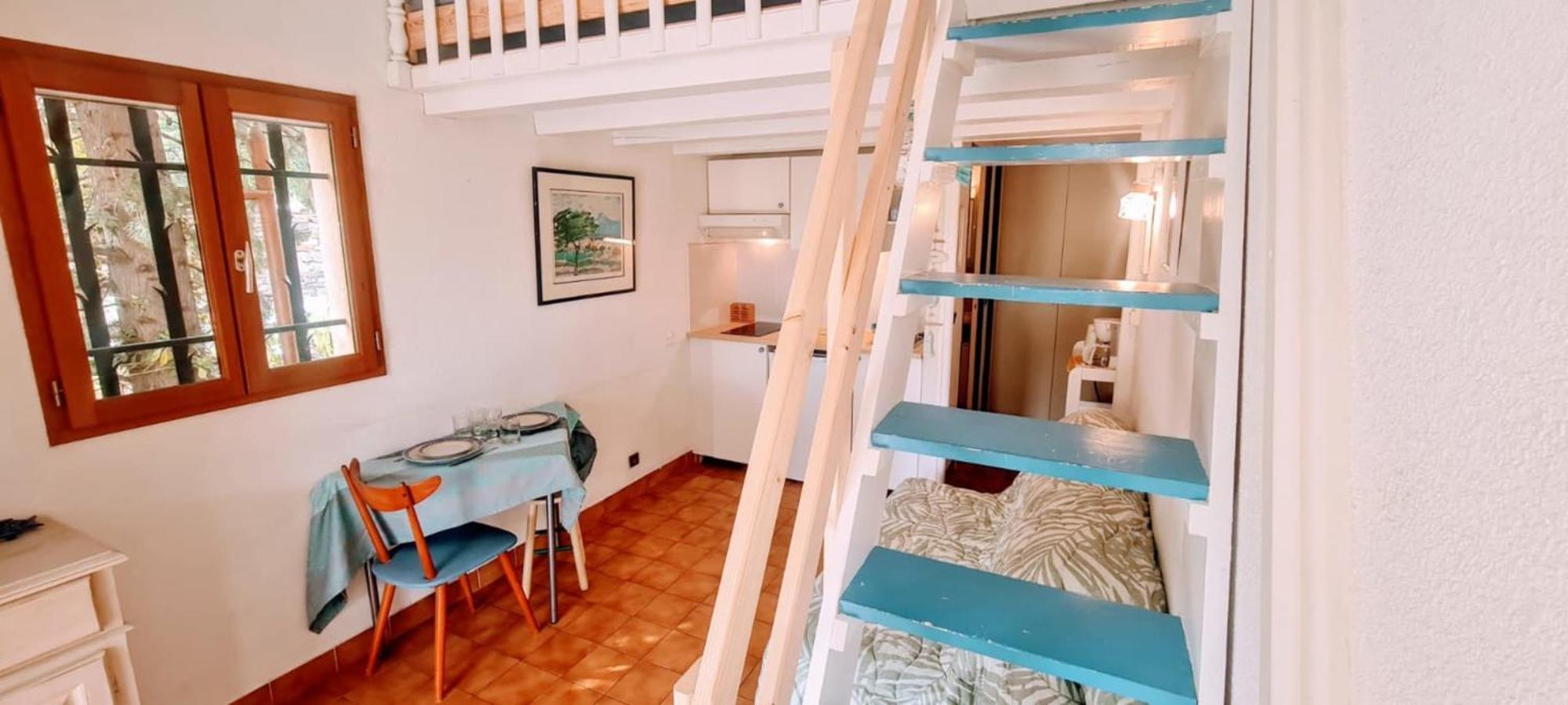 생트막시메 Cosy Studio Just A Stone'S Throw From The Beach 아파트 외부 사진